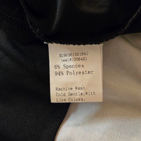 Peak-a-boo shoulder Black and white long sleeve - Picture 6 of 6